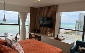 Flat Beira Mar Boa Viagem- Beach Class Internacional